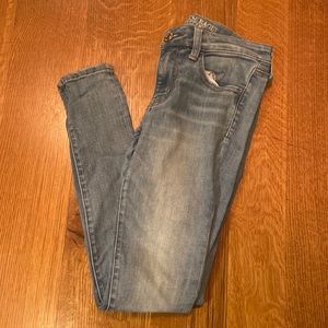 Womens skinny jeans. Size 4. American Eagle